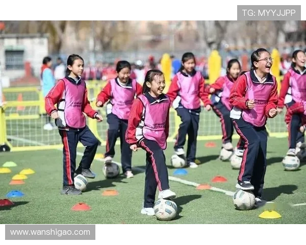 李丽的足球人生：从绿茵场到梦想实现的心路历程